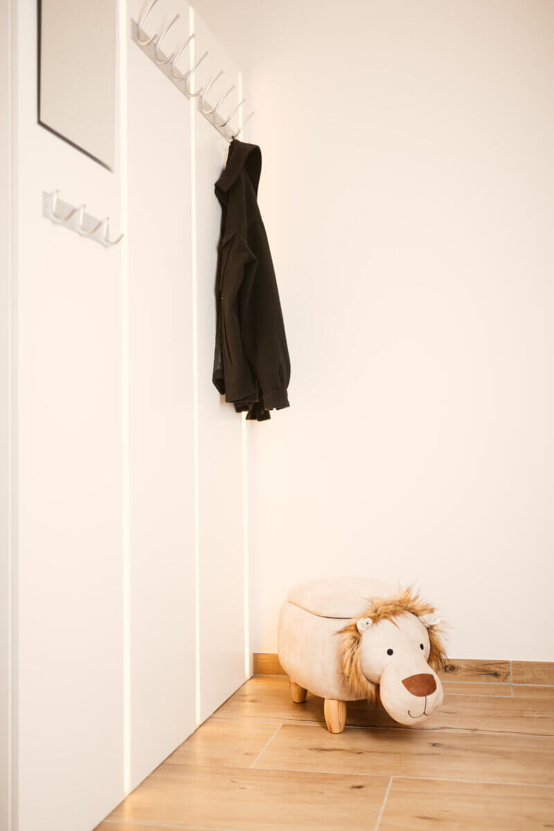 Garderobe im Eingangsbereich der Praxis